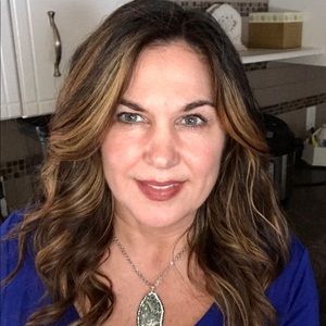 Meet your Posher, Suzanne
